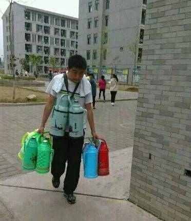 太坑了，跟好室友比起来，简直不在一个档次啊我摔