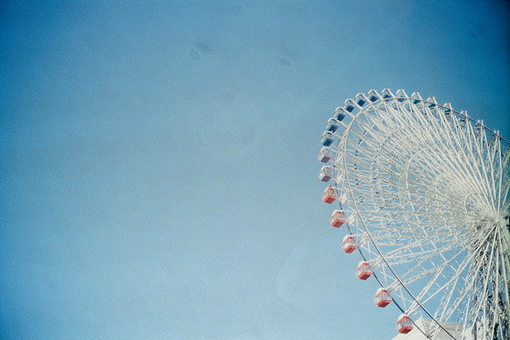 摩天轮、蓝蓝的天空