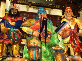 人生有太多的无奈，谁都想坚持着自己最初的理想，最初的理念