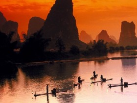 忍耐没什么不好，人生需要等待，没有沉默就难有爆发